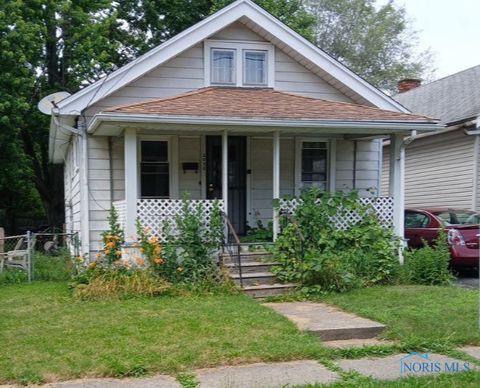 Photo of 2050 Berdan Avenue, Toledo, OH 43613 (MLS # 6136285)