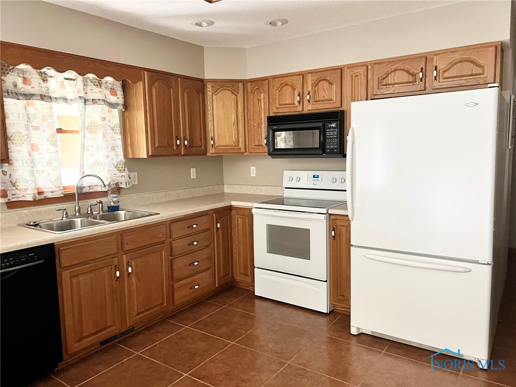 844 Sunset Drive, Findlay, Ohio image 12