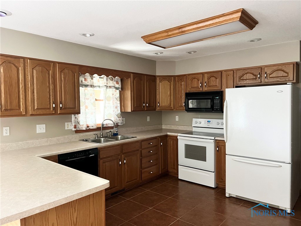 844 Sunset Drive, Findlay, Ohio image 11