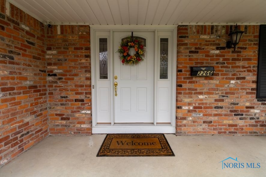 2266 Ragan Woods Drive, Toledo, Ohio image 2