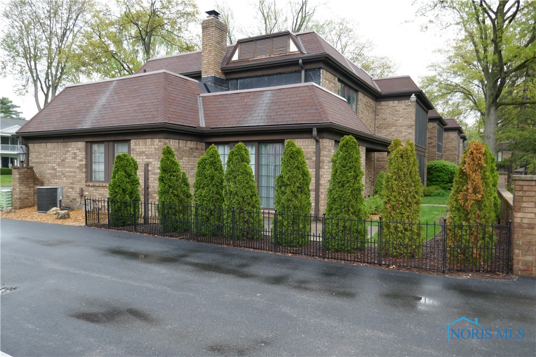 6553 Abbey #D13, Sylvania, Ohio image 2