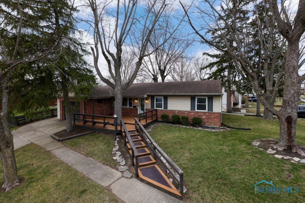 536 Edinborough Drive, Findlay, Ohio image 1