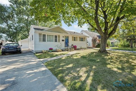 Photo of 1108 Richland Street, Maumee, OH 43537 (MLS # 6136531)