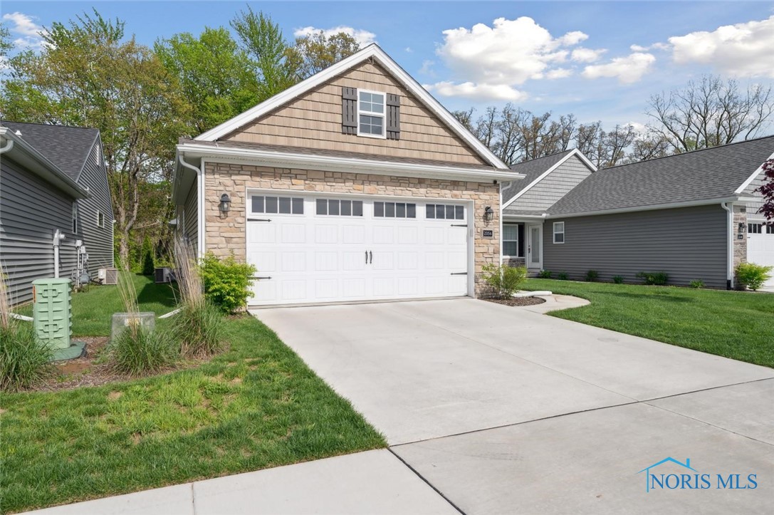 2056 Sunrise Creek Drive, Toledo, Ohio image 3
