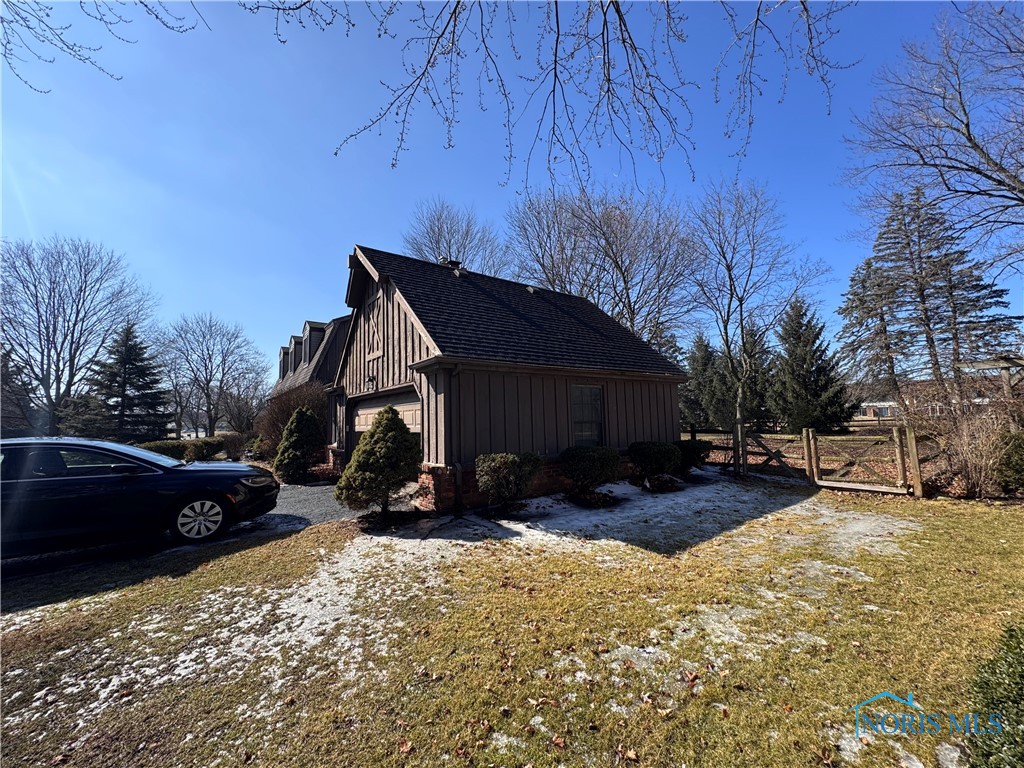 2904 Byrnwyck, Maumee, Ohio image 4