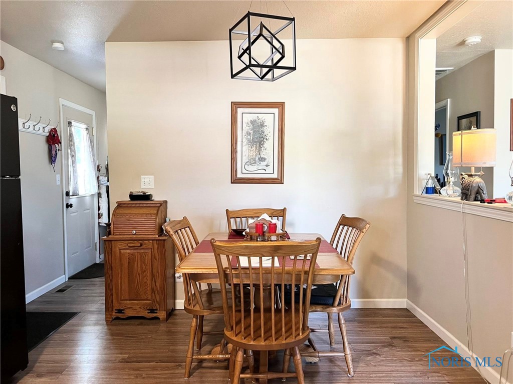 Findlay, Ohio 45840, United States, 3 Bedrooms Bedrooms, ,2 BathroomsBathrooms,Residential,Contingent,203098