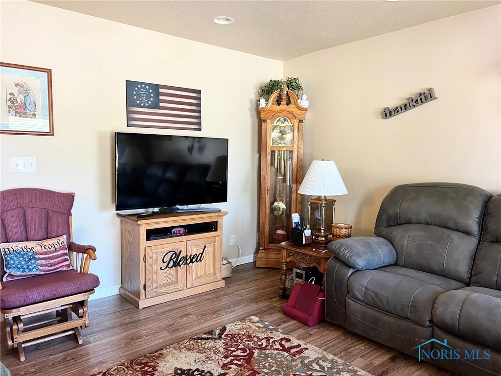 Findlay, Ohio 45840, United States, 3 Bedrooms Bedrooms, ,2 BathroomsBathrooms,Residential,Contingent,203098