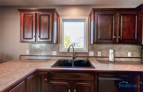 Tiny photo for 1800 Timber Ridge Drive, Bowling Green, OH 43402 (MLS # 6136573)