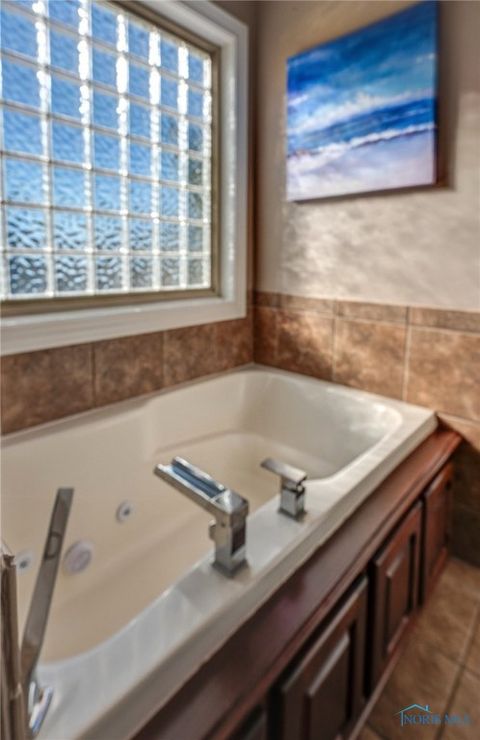 Tiny photo for 1800 Timber Ridge Drive, Bowling Green, OH 43402 (MLS # 6136573)