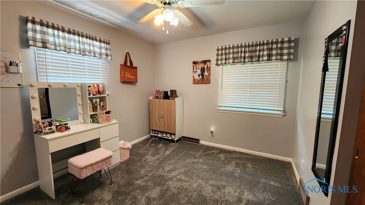 3713 Treelawn Drive, Toledo, Ohio image 17