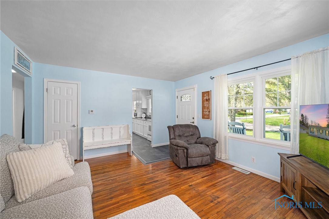 18 S Melody Lane, Waterville, Ohio image 7