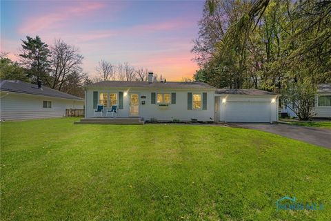 18 S Melody Lane Waterville OH 43566