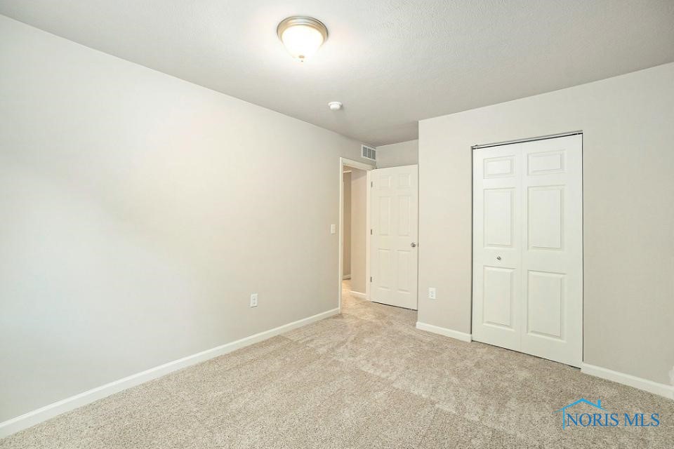 384 Douglas Drive, Liberty Center, Ohio image 21