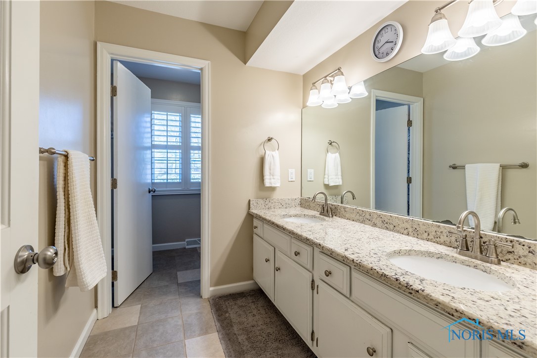 5044 Larkhaven Drive, Toledo, Ohio image 38