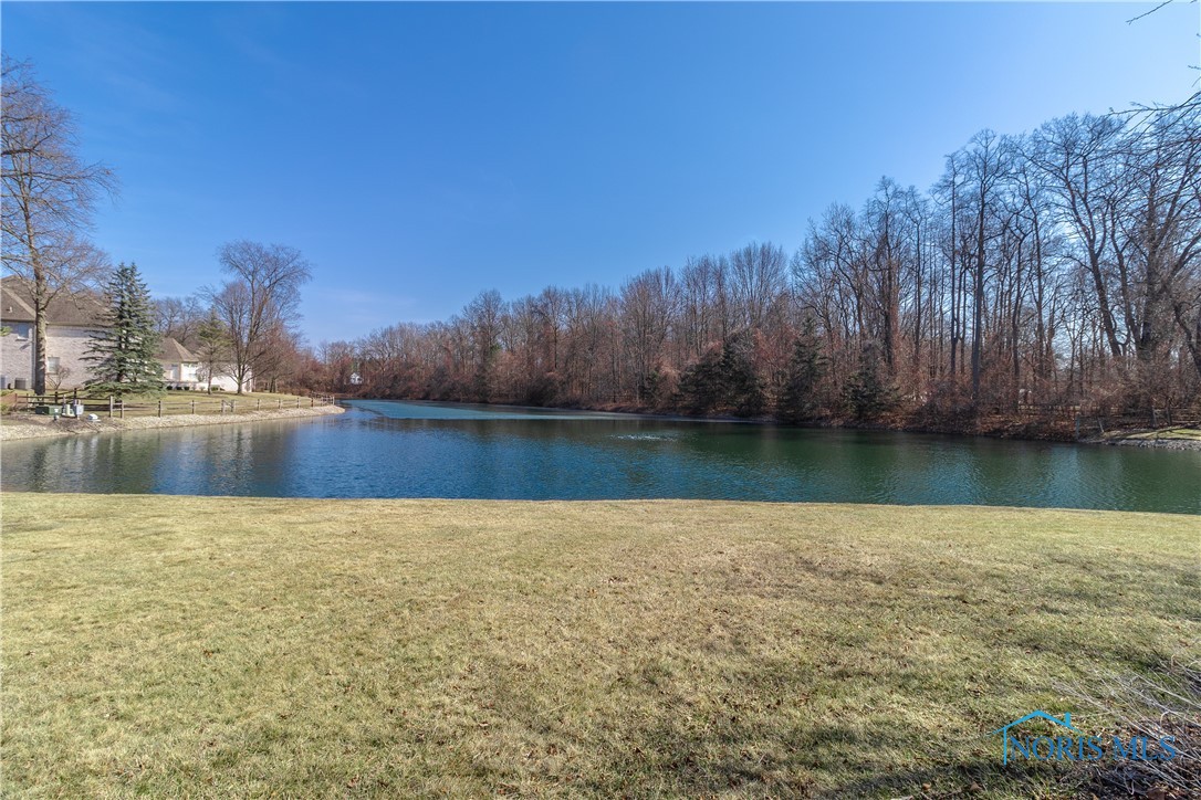 2436 Tiffany Village Boulevard, Sylvania, Ohio image 2
