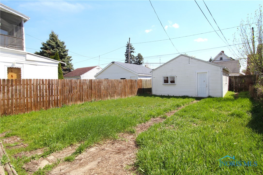 304 Dexter Street, Toledo, Ohio image 32