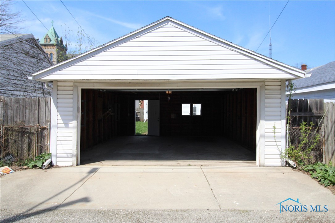304 Dexter Street, Toledo, Ohio image 34