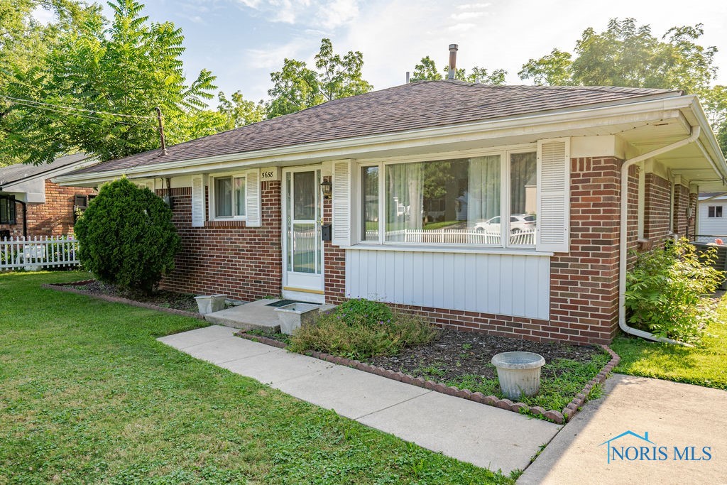 5658 Adelaide Drive