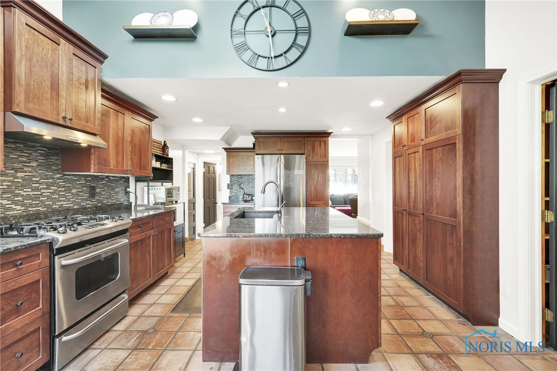 2503 Manchester Boulevard, Toledo, Ohio image 12