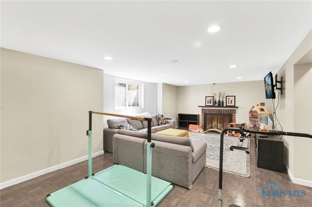 2503 Manchester Boulevard, Toledo, Ohio image 16