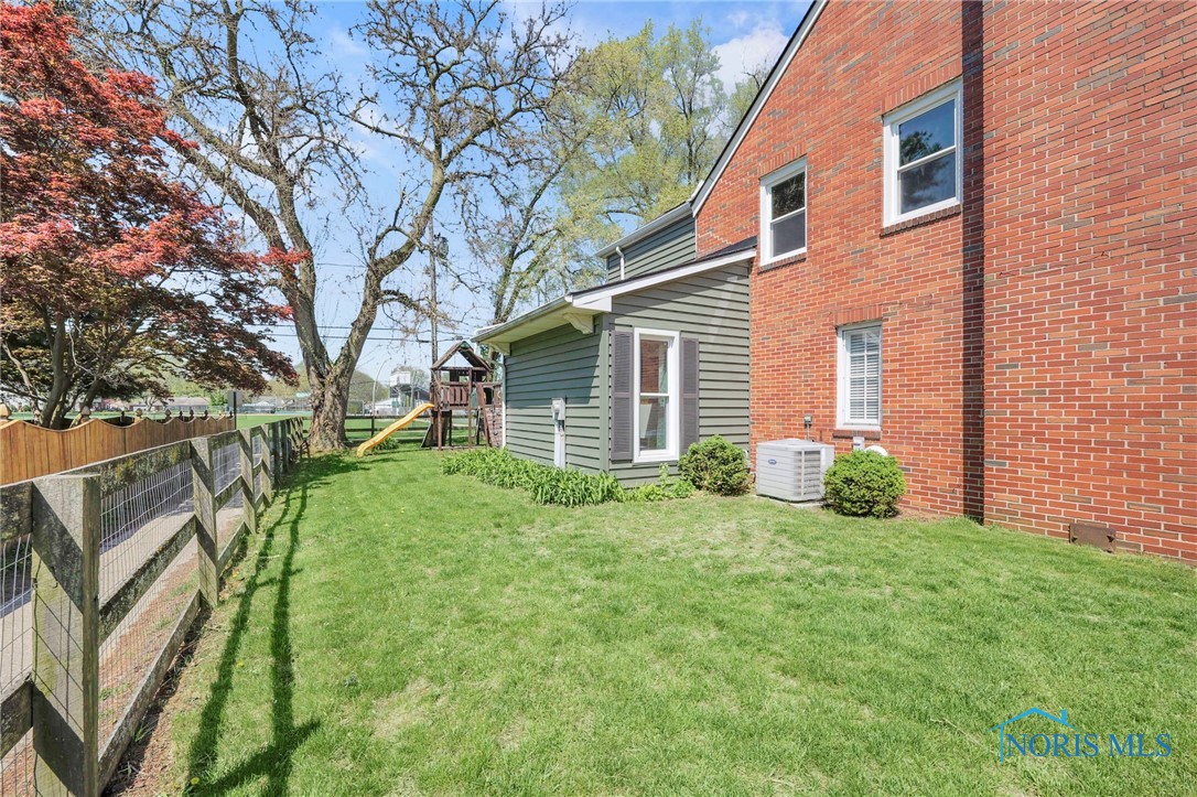 2503 Manchester Boulevard, Toledo, Ohio image 38