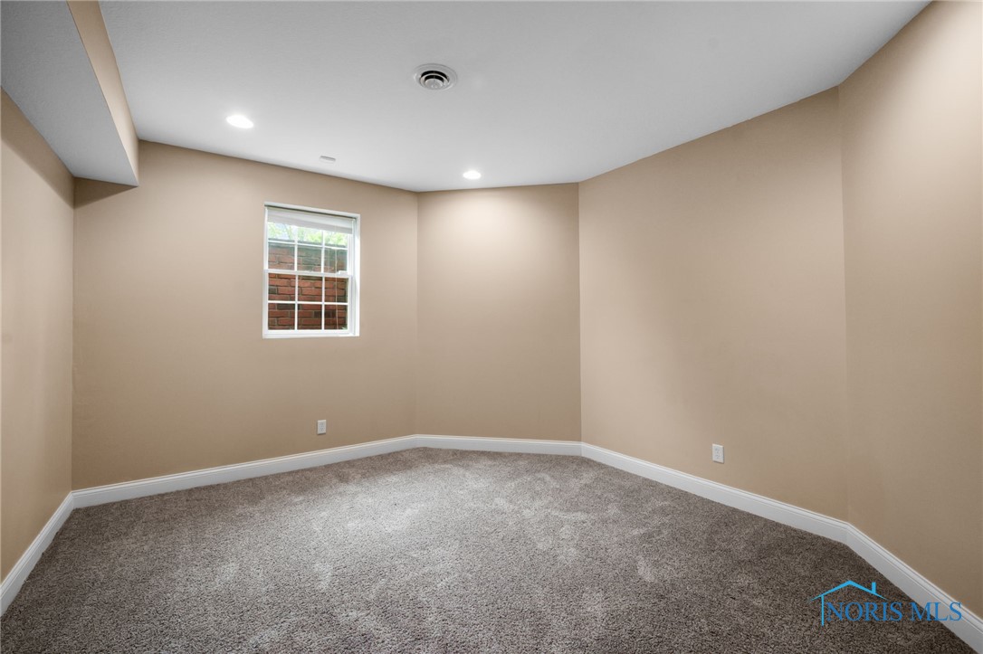 665 Meadowview Drive, Findlay, Ohio image 31