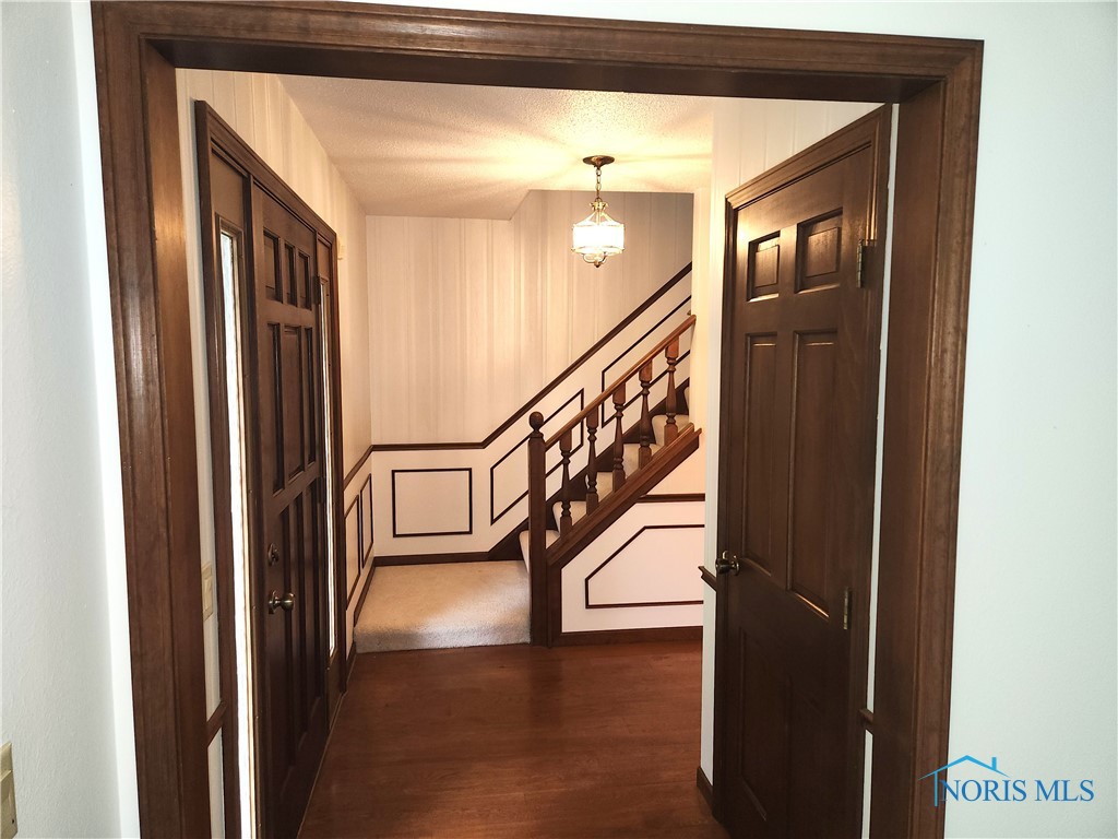 725 Ashbury Drive, Perrysburg, Ohio image 3