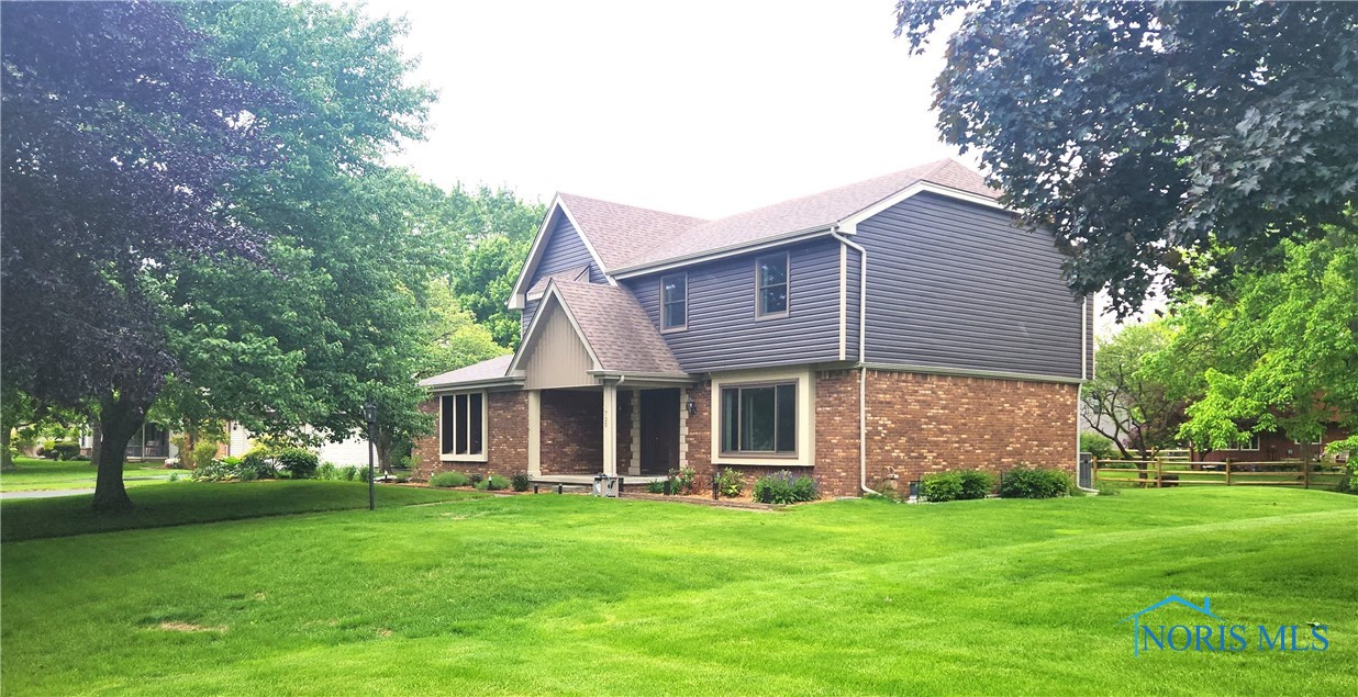 725 Ashbury Drive, Perrysburg, Ohio image 2