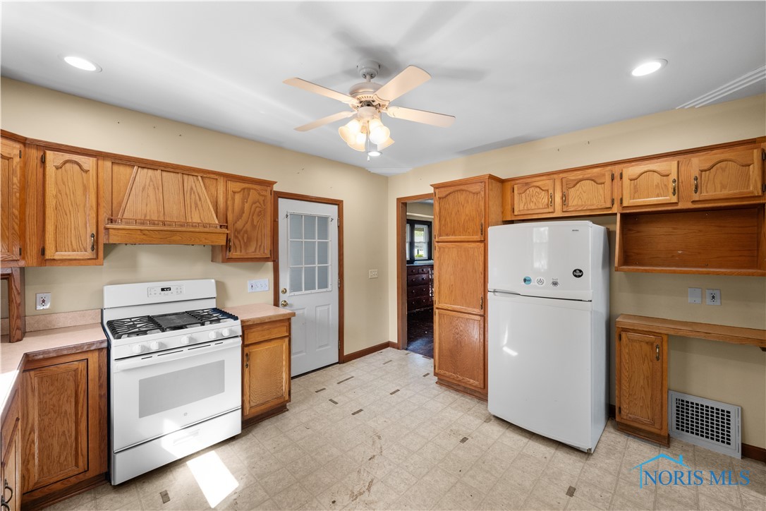 532 Dover Place, Toledo, Ohio image 12