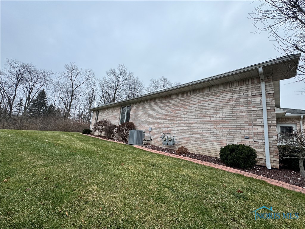 610 Chinook Drive, Defiance, Ohio image 4