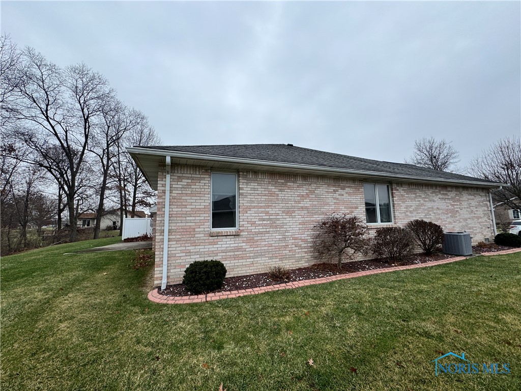 610 Chinook Drive, Defiance, Ohio image 6