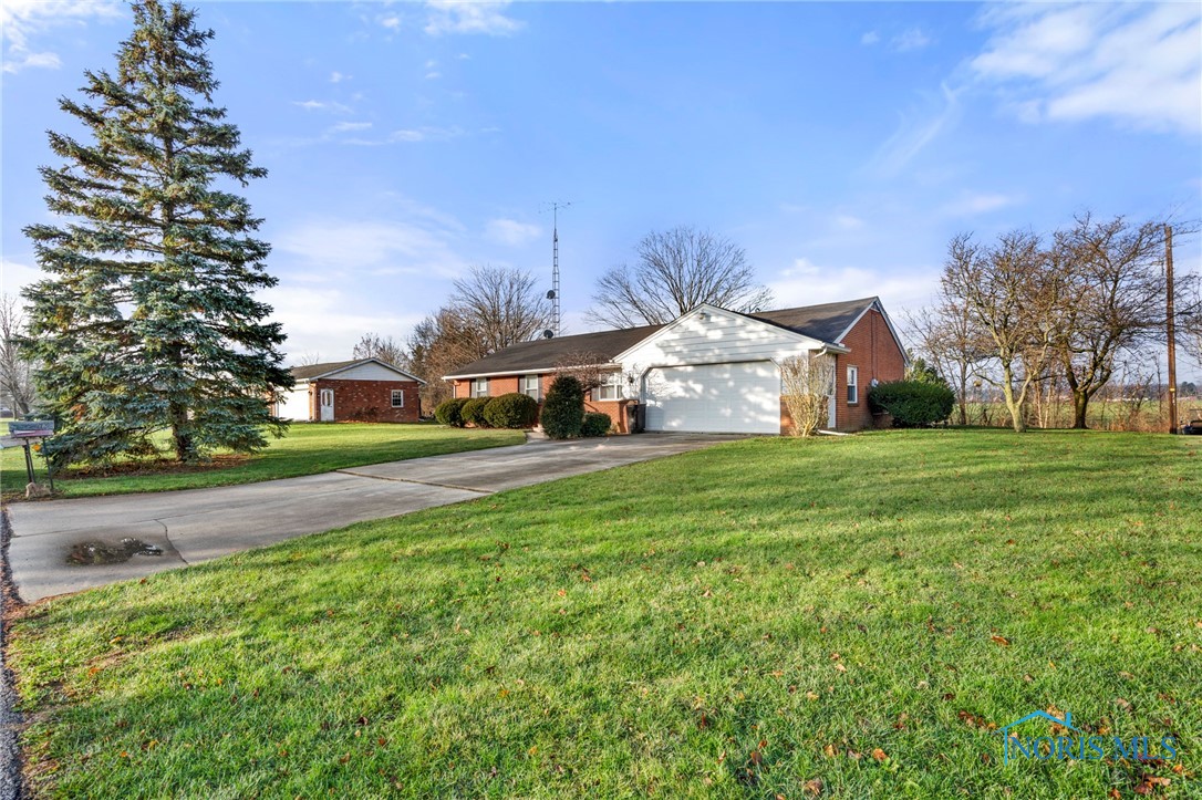 2318 N Manor Drive, Genoa, Ohio image 3