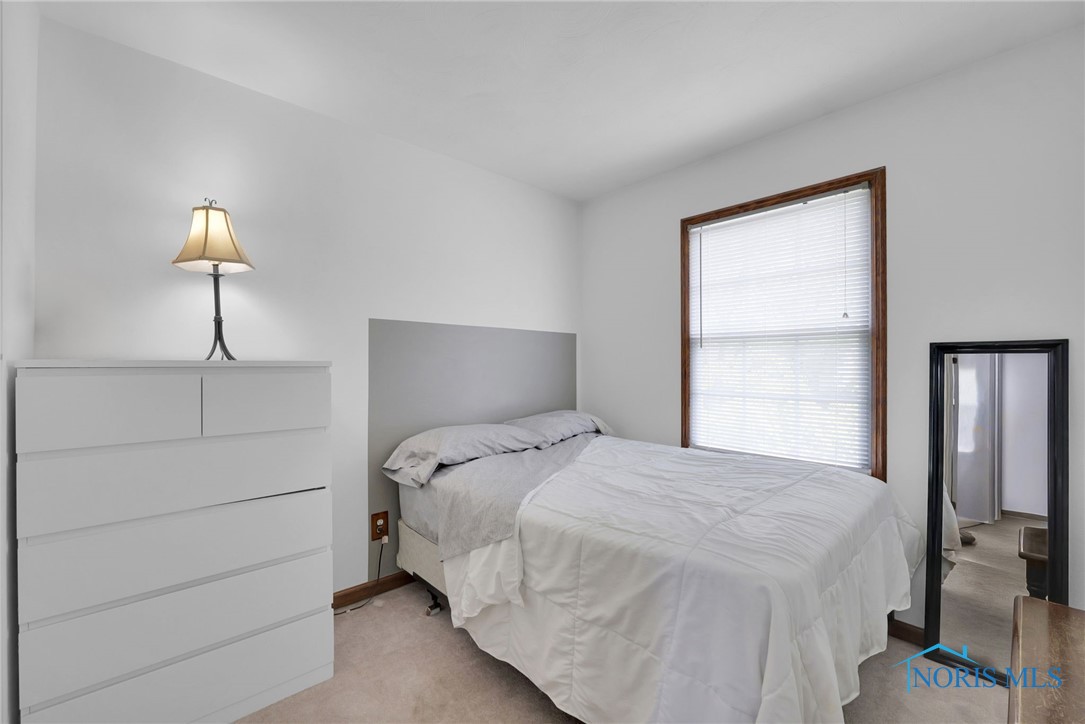 2444 Jamestown Drive, Northwood, Ohio image 10