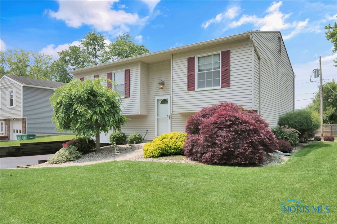 2444 Jamestown Drive, Northwood, Ohio image 1