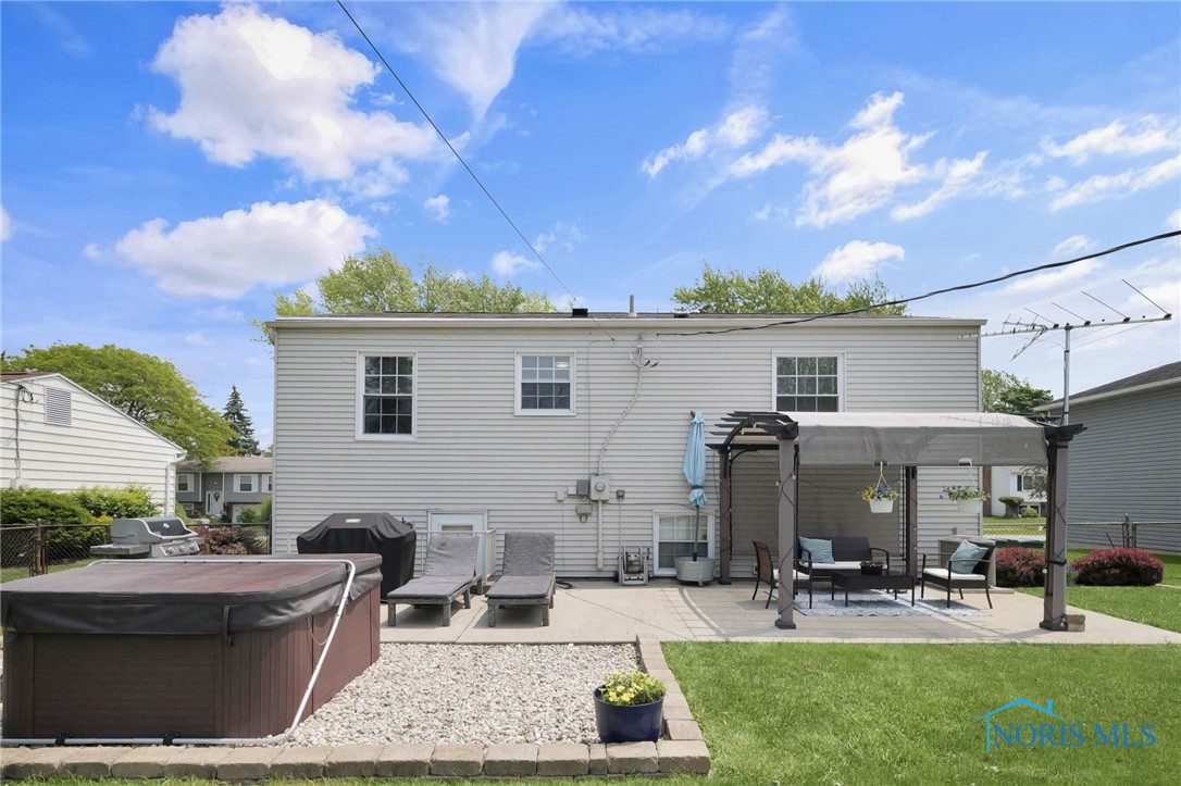 2444 Jamestown Drive, Northwood, Ohio image 20