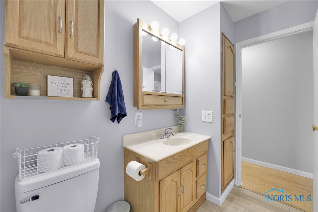 2444 Jamestown Drive, Northwood, Ohio image 13