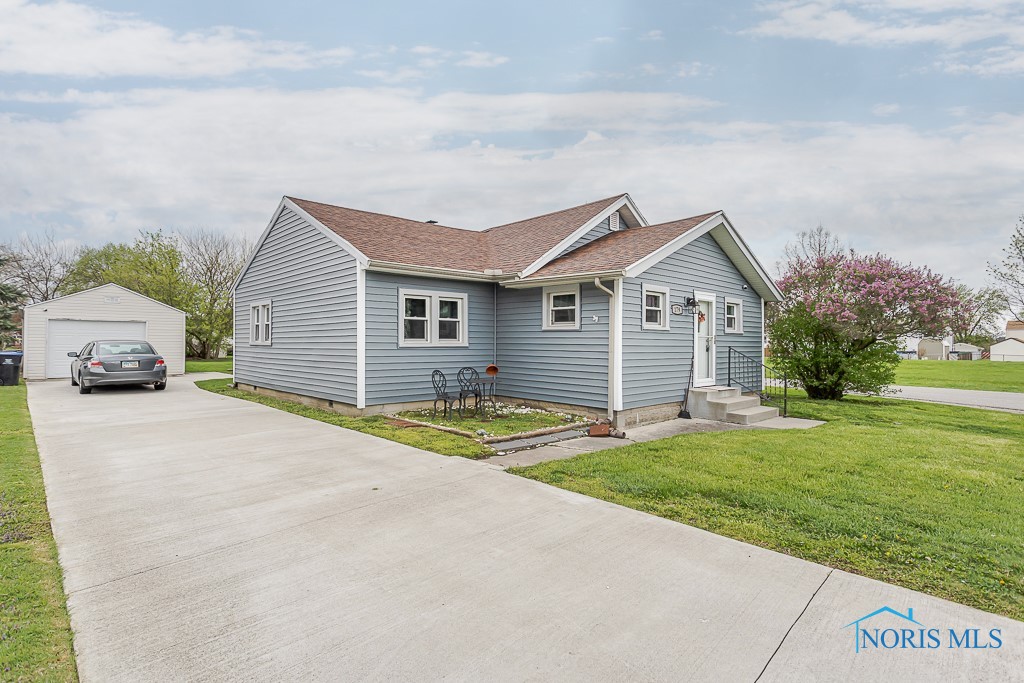 179 N Fargo Street, Oregon, Ohio image 3