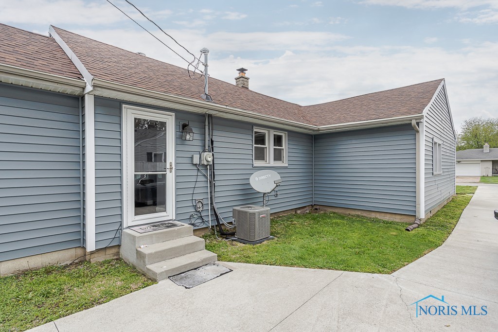 179 N Fargo Street, Oregon, Ohio image 9