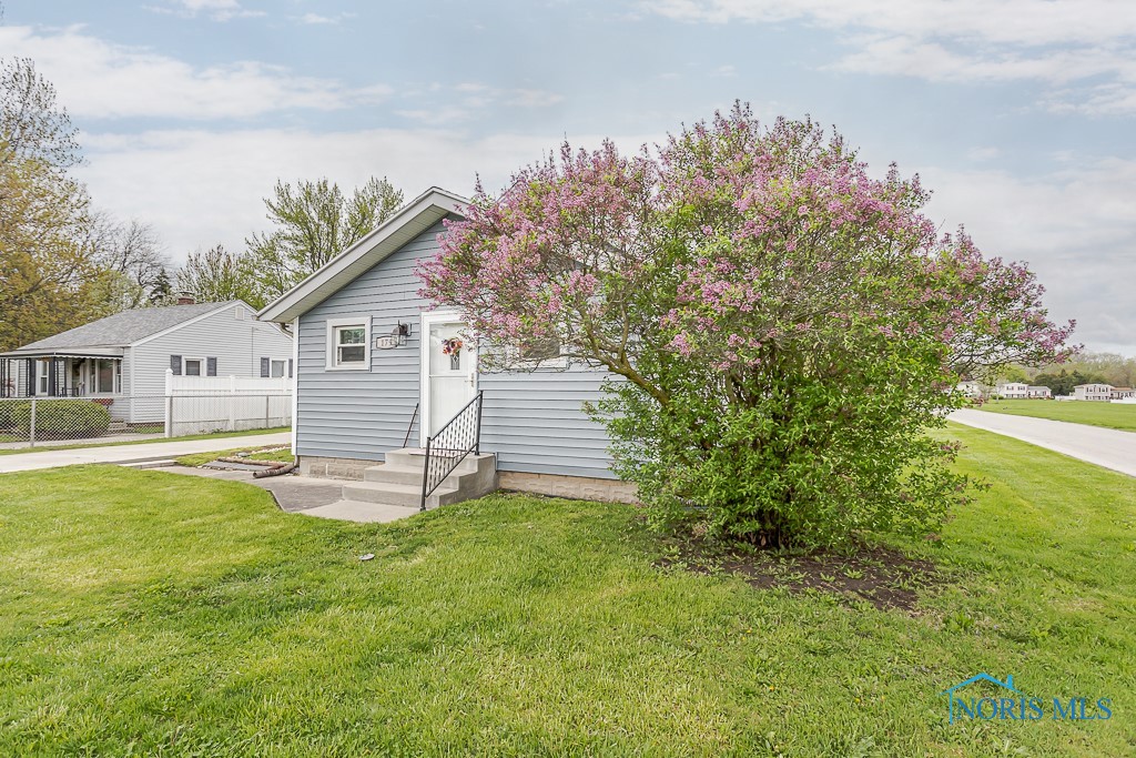 179 N Fargo Street, Oregon, Ohio image 2