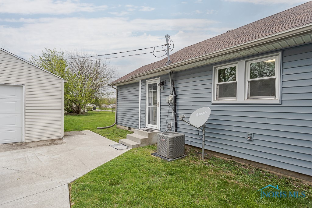 179 N Fargo Street, Oregon, Ohio image 10