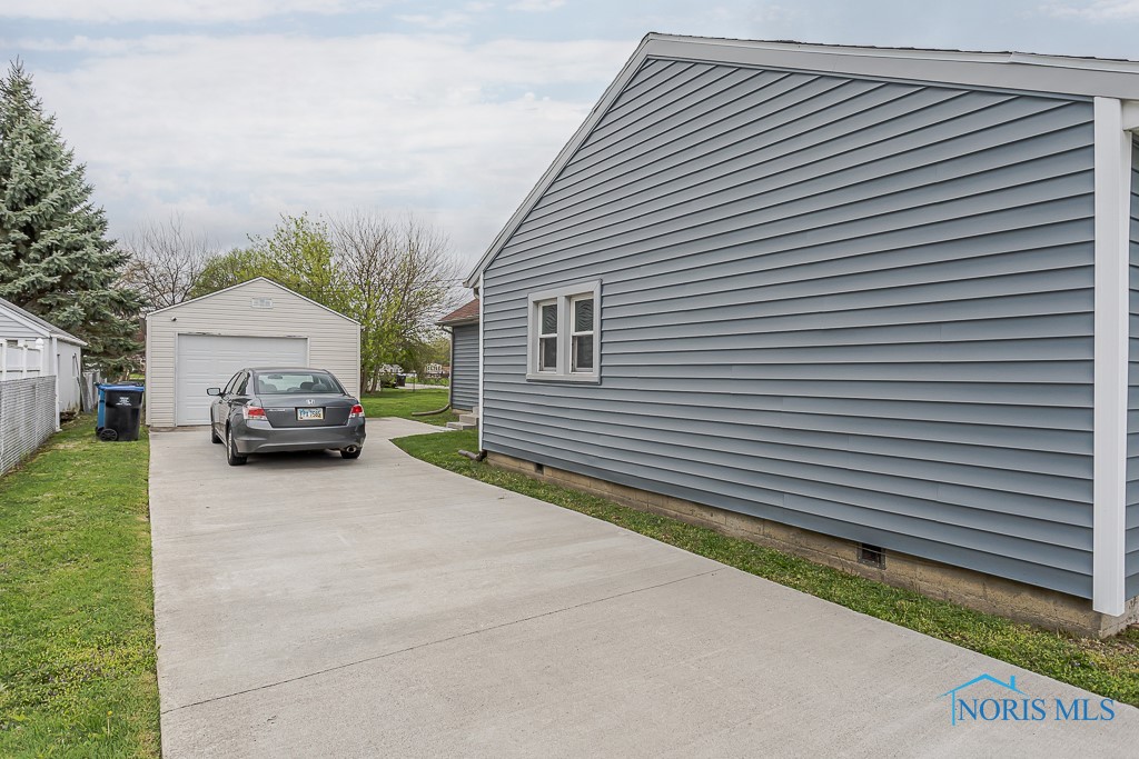 179 N Fargo Street, Oregon, Ohio image 11
