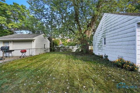 Tiny photo for 2940 Powhattan Parkway, Toledo, OH 43606 (MLS # 6135835)