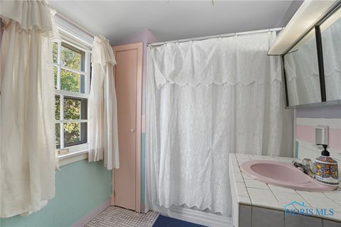 Tiny photo for 2940 Powhattan Parkway, Toledo, OH 43606 (MLS # 6135835)