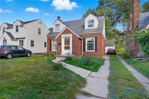 Tiny photo for 2940 Powhattan Parkway, Toledo, OH 43606 (MLS # 6135835)
