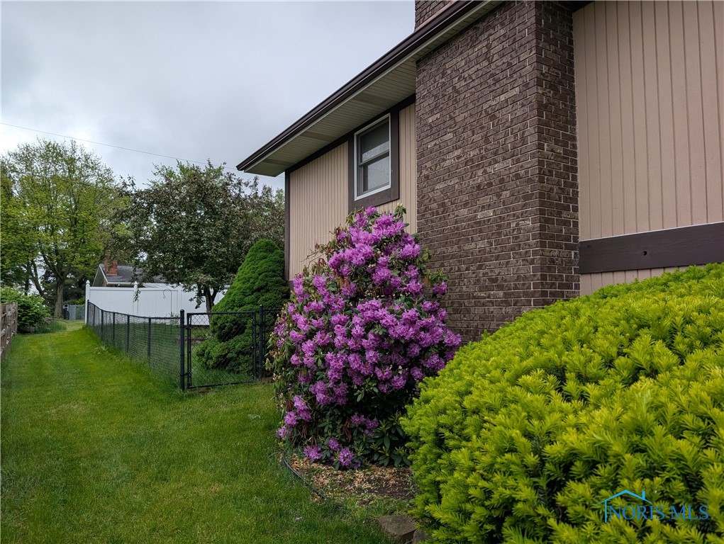 1270 S Park Lane, Wauseon, Ohio image 3