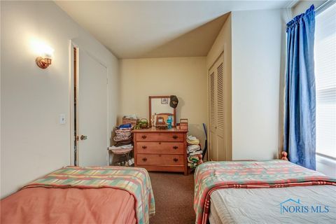 Tiny photo for 2079 Arkansas Street, Oregon, OH 43616 (MLS # 6136494)