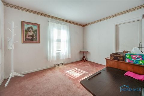 Tiny photo for 2079 Arkansas Street, Oregon, OH 43616 (MLS # 6136494)