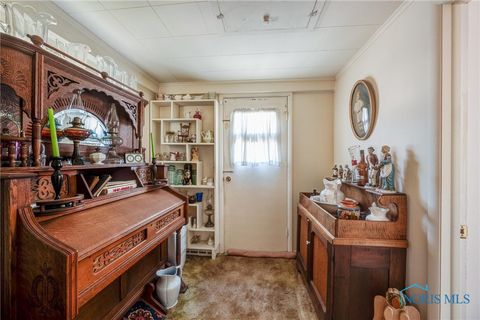 Tiny photo for 2079 Arkansas Street, Oregon, OH 43616 (MLS # 6136494)