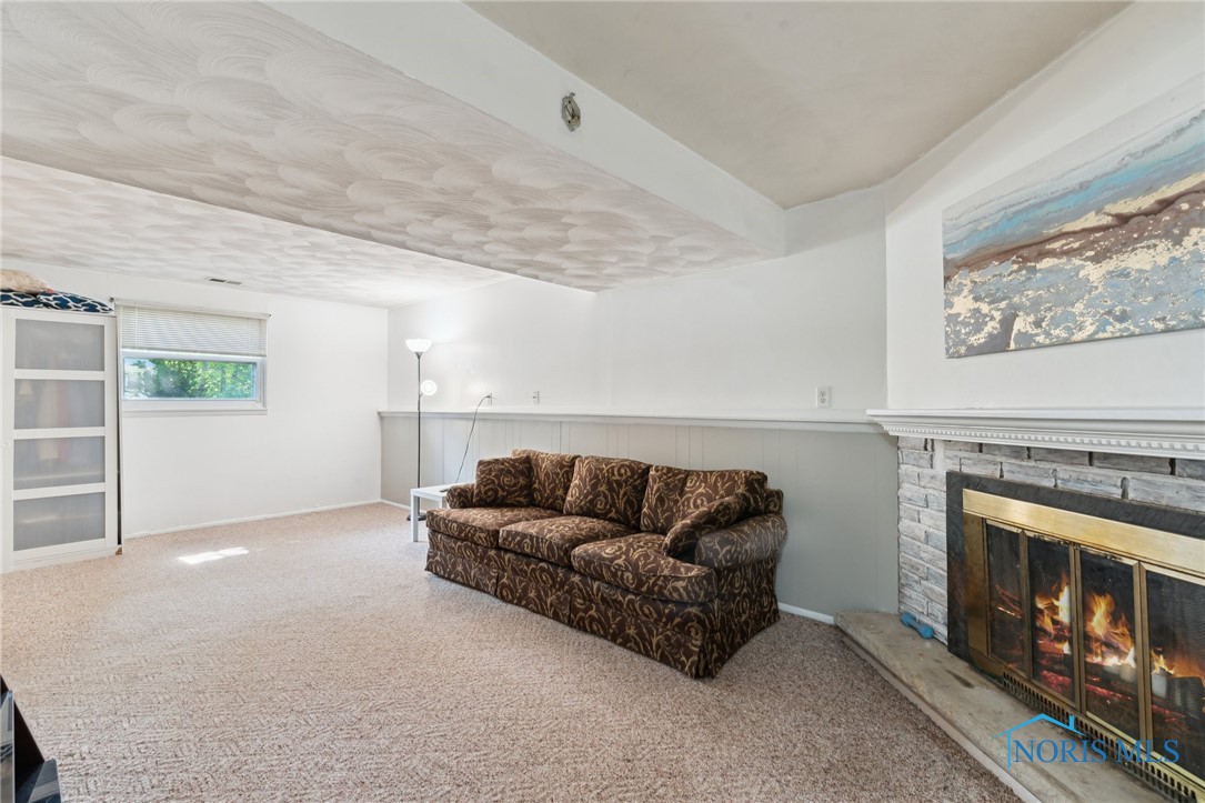 2628 Fairbanks Avenue, Toledo, Ohio image 17