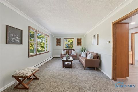Tiny photo for 3010 Elmwood Drive, Sylvania, OH 43560 (MLS # 6136592)